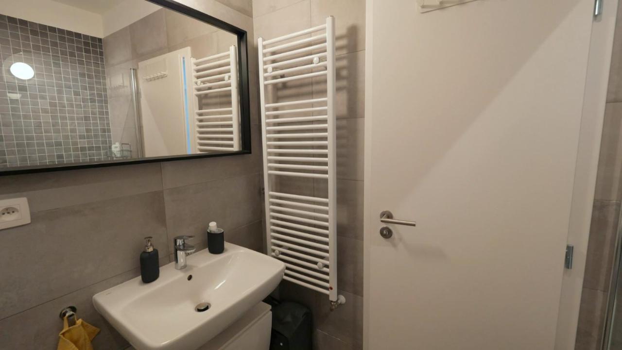 Air-Conditioned, 2 Room Apartment With Terrace Bratislava Exteriér fotografie
