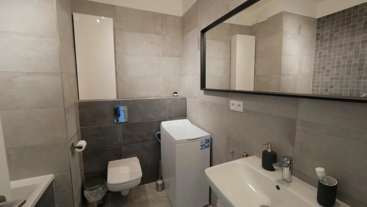 Air-Conditioned, 2 Room Apartment With Terrace Bratislava Exteriér fotografie
