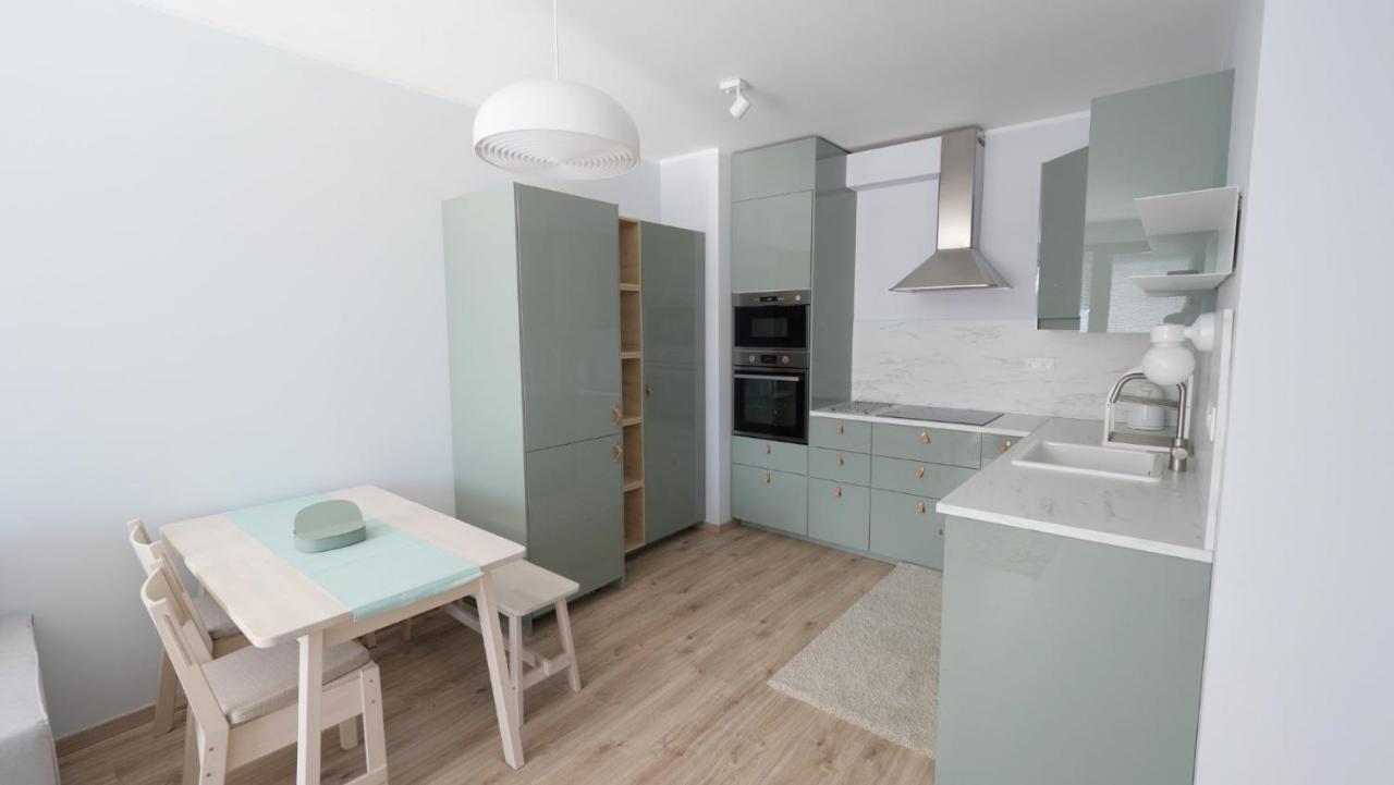 Air-Conditioned, 2 Room Apartment With Terrace Bratislava Exteriér fotografie