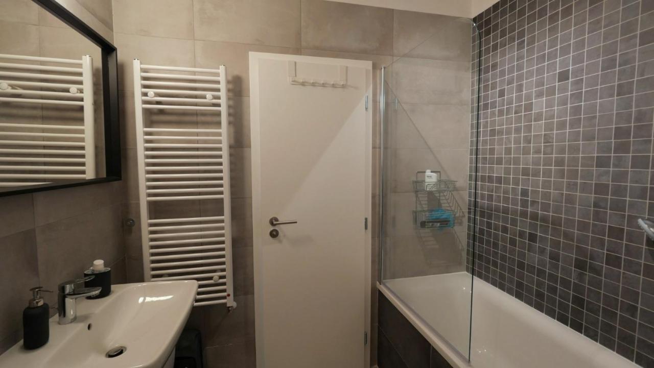 Air-Conditioned, 2 Room Apartment With Terrace Bratislava Exteriér fotografie